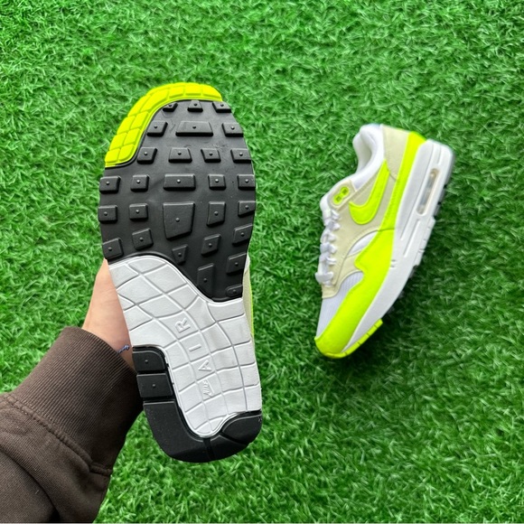 Nike Air Max 1 Volt - Sea Glass - Picture 2 of 14